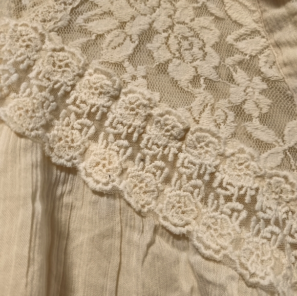 XL🍀American Eagle Outfitters Ivory Peasant Lace Button Down Shirt - Picture 5 of 10